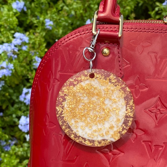 Stranger Things Purple Steve Harrington Cartoon & Gold Flakes Keychain - Picture 4 of 17